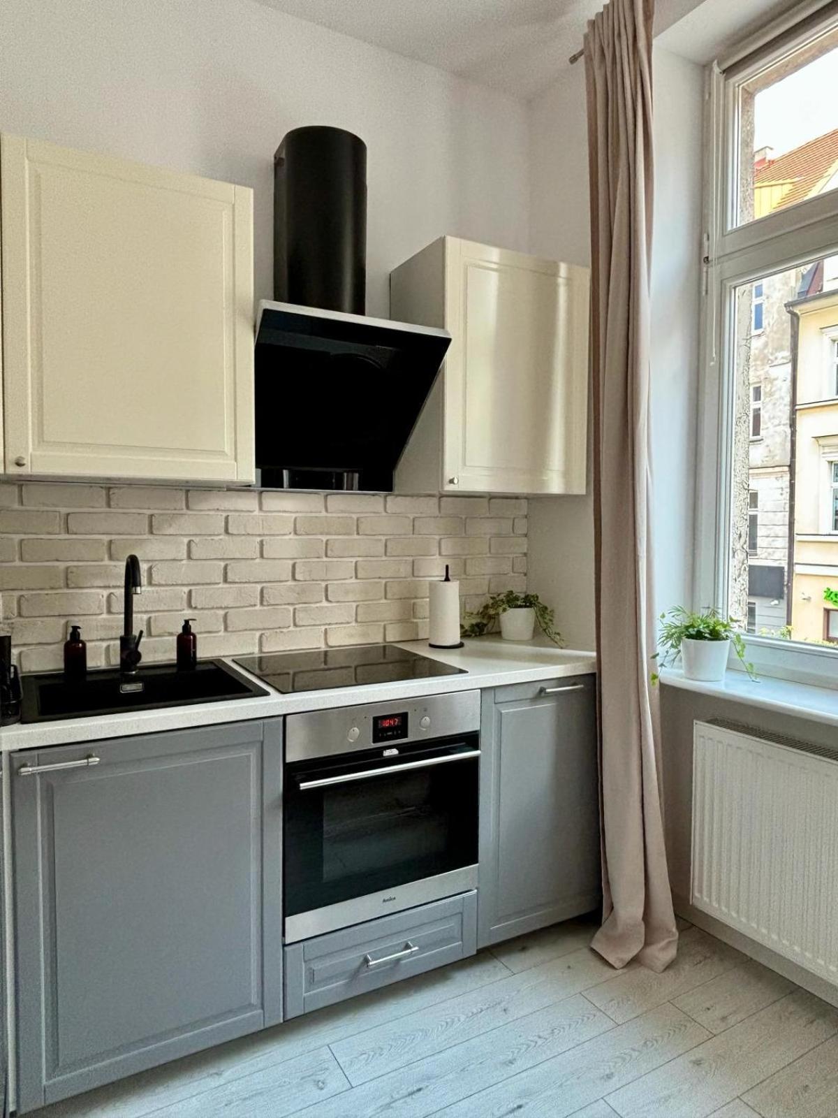 Klimatyczne Mieszkanie W Centrum Poznań Esterno foto